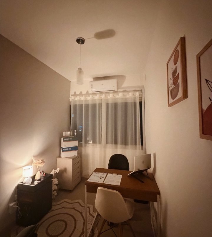Sala de atendimento com luz suave